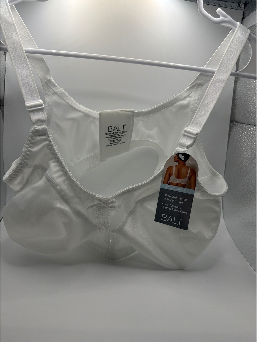 Bali Cool Comfort Full Coverage Bra 36DD White Front Adjustable No-Slip Straps
